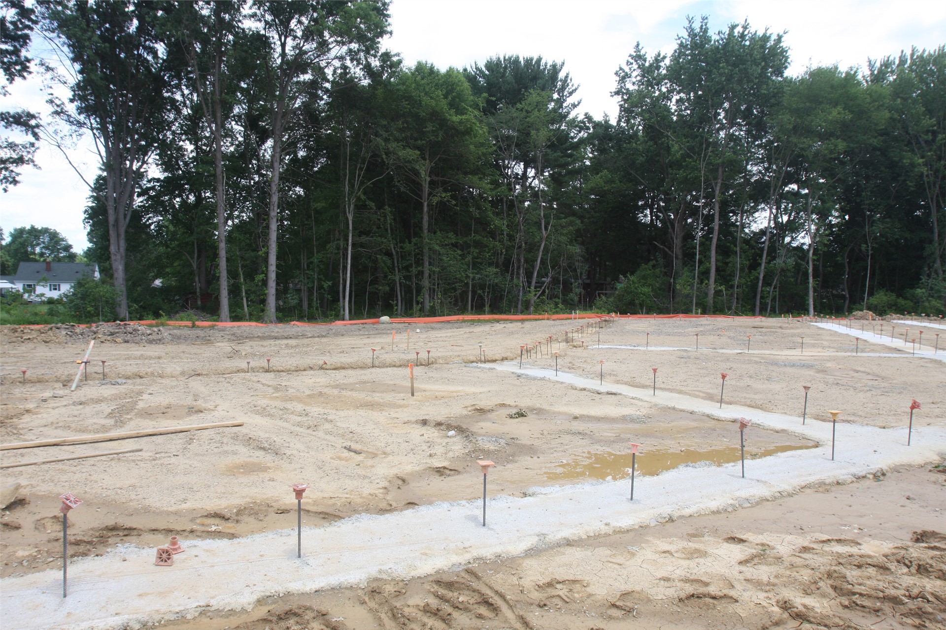 Footers outline classroom space in the academic wing